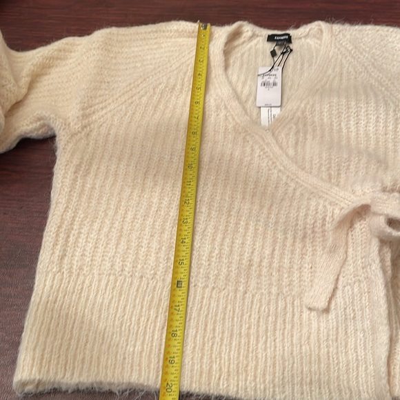 Express Sweater - Picture 10 of 11